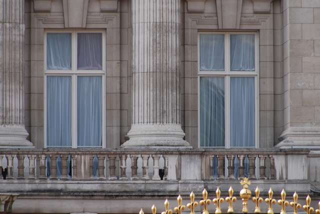 buckinghampalace2.jpg