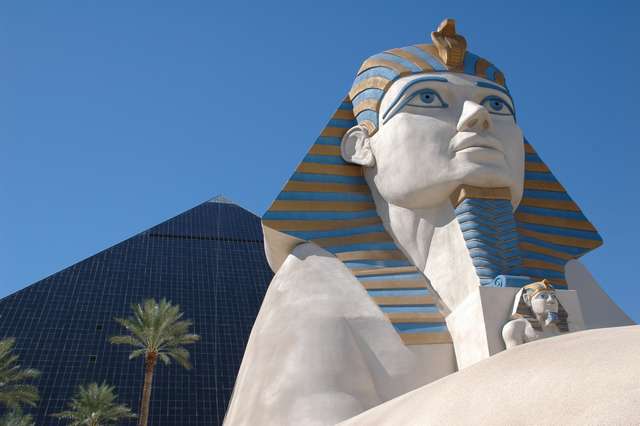 luxor1.jpg